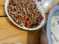 葱爆羊肉丝-野狗羊肉汤