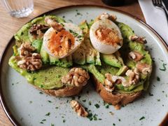 牛油果煮蛋吐司-RAC BAR(安福路店)