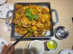 招牌悦蓉牛蛙干锅-精悦蓉(松江万达广场店)