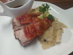 脆皮猪肘四分之一-Paulaner·德国帕拉娜自酿啤酒餐厅(海上世界店)