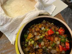 黑三剁配薄饼-雀舞云南菜(乐客城店)