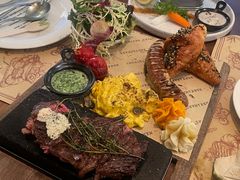 -Mark&Mars Restaurant