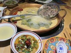 -洱火云南酸菜牛肉火锅(石景山当代商城店)