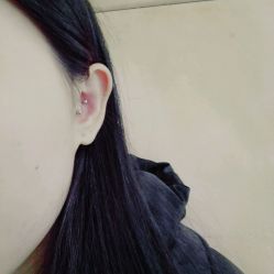-花师傅专业手穿耳洞打耳洞穿孔
