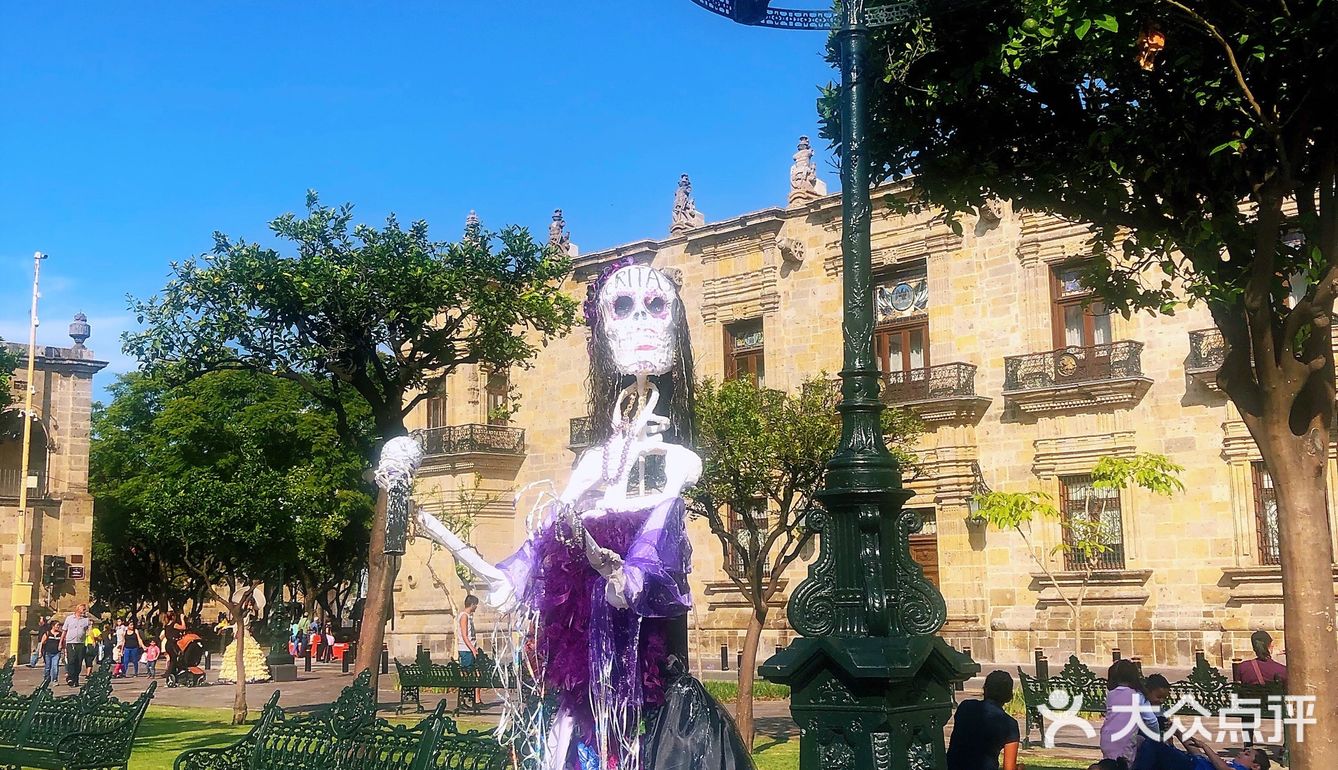在墨西哥瓜达拉哈拉赶上一场印第安风俗的万圣节🎃