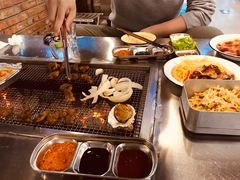 -马路牙子烧烤音乐酒馆(望京店)