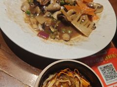 -雀舞云南菜(天津天河城购物中心店)
