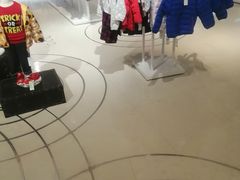 店内环境-BIGOFFS 超级折扣(仁恒伊势丹店)