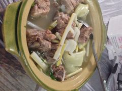 馄饨老鸭煲-老品芳