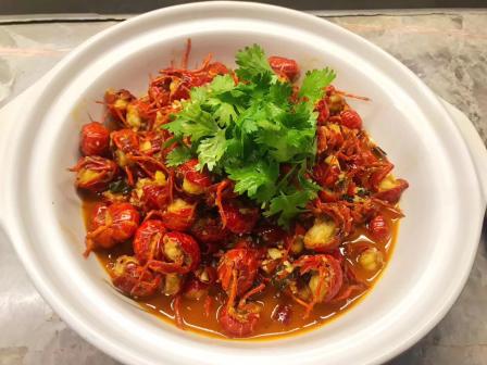 芳愉园(梅溪湖店)-"口味虾尾真的好好吃,虾尾个头大,汤汁拌点.