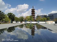 -龙华寺