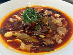 -川流不息·地道川菜·小龙虾(松东路店)