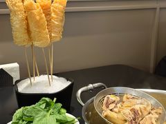 -鲜入唯煮·港式海鲜牛肉火锅(金宝街店)