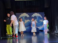 -猴有戏教育戏剧·音乐剧·主持口才·演讲朗诵辩论(环球港华师大校区)