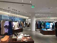 -URBAN REVIVO(高德置地广场·春广场店)
