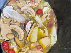 -野·大山里野生菌石锅土鸡(益田假日店)