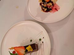 传统手工坚果冰淇淋配混合莓果酱-塞纳河法国餐厅(意式风情街店)