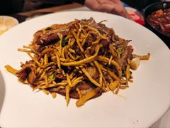 青城山老腊肉炒笋丝-鸡毛店·川菜(文殊院店)