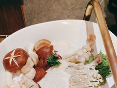 菌菇拼盘-左庭右院鲜牛肉火锅(七宝领展广场店)