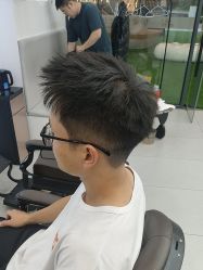 -尤司男士国潮理发馆