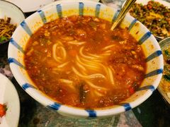 小锅米线-浩海火燒雲傣家菜(静安芮欧店)