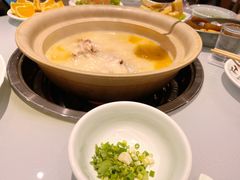 酸萝卜老鸭锅-gleeglee乐溢亦茶(合生汇店)