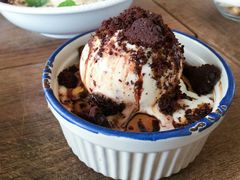 -ROAST coffee & eatery