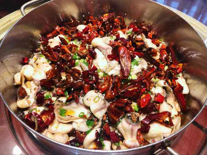 金椒鱼庄(文化北路店)-"【服务】先顾客自己选鱼,看着称重. 【.