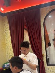 -东方先生国潮男士理发馆