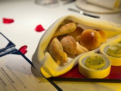 -弦月窗LUNETTE BY AMANDA(复兴路店)