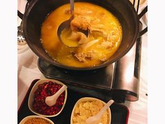 -鲜入围煮花胶鸡海鲜火锅