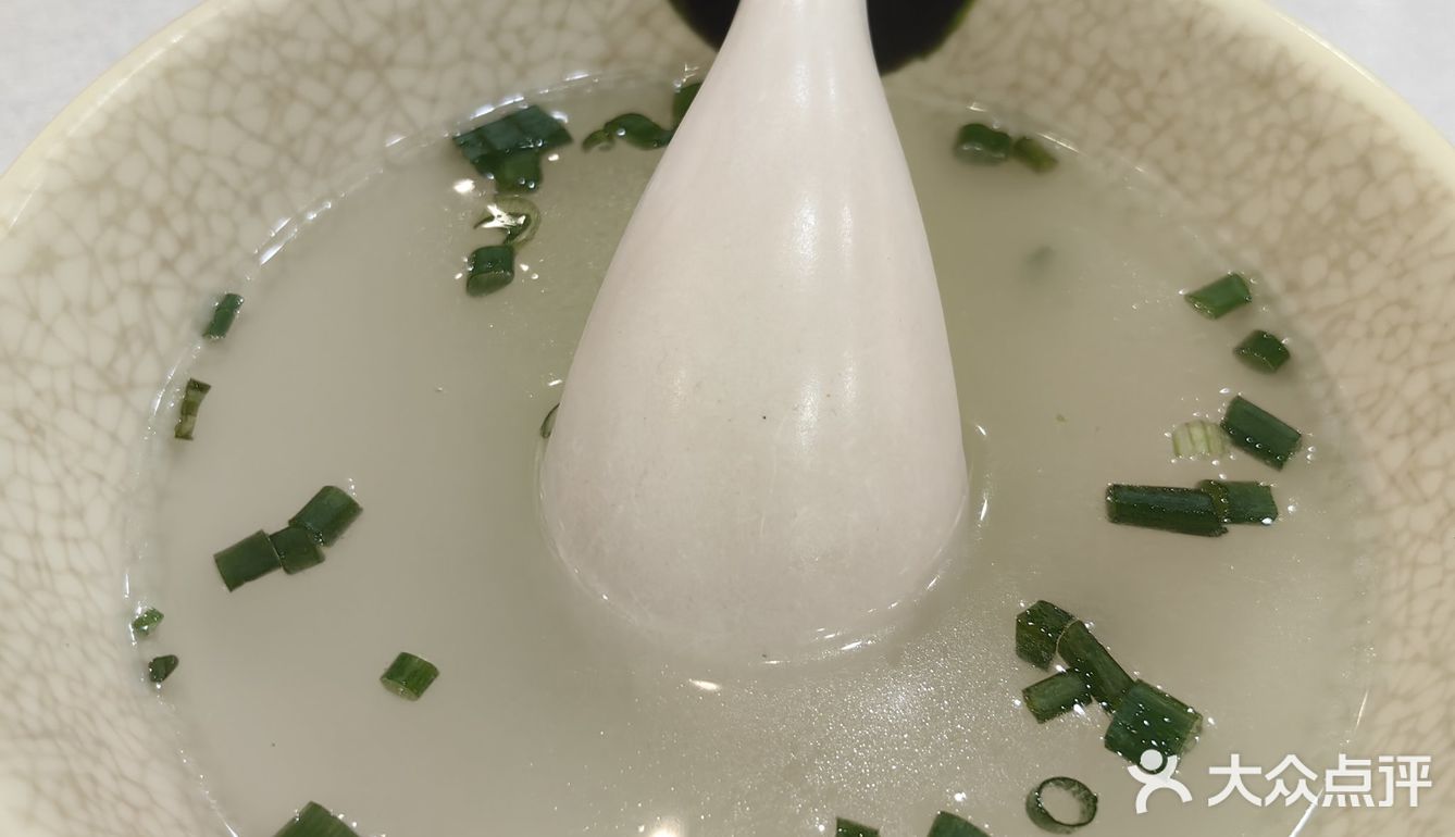 南坪万达附近的抄手店，味道不惊艳，只能算中规中矩
