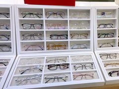 -沫芮眼镜·蔡司官方授权店(人民广场店)