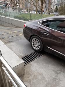 永旺朝北大悦城店停车场-"过来朝阳大悦城来了,每次过来车都停在了商.