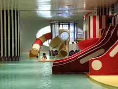 -涨巢·潮玩水疗局