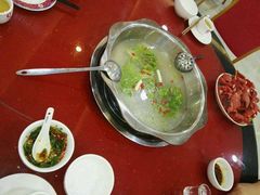 -南渝食府.墨脱石锅松茸鸡
