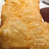 特别是那个— 乐山跷脚牛肉汤，汤很咸鲜的口感