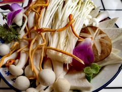 -喜悦小串丹东小黄牛海鲜烧烤大排档(民主广场店)