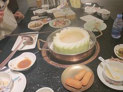 -得意咚瓜·顺德鱼生·冬瓜火锅(深圳首店)
