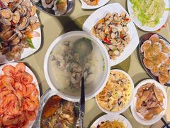 -三亚火车头万人海鲜广场