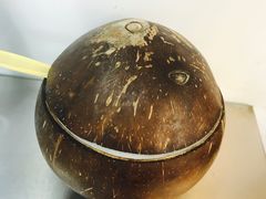 -志龙皇冠吃货椰子铺