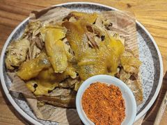 -头上红煨盐鸡·非遗院子餐厅