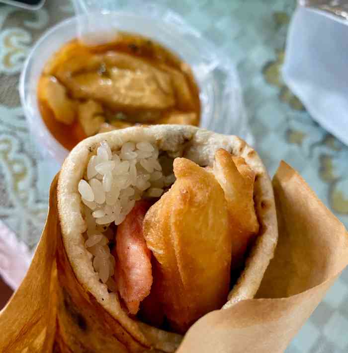 阿富大饼包饭"大饼包饭真的超级好吃 本来最早吃的是龙.