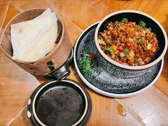 传统黑三剁配薄饼-雀舞云南菜(天津天河城购物中心店)