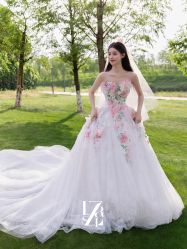 -Renee芮亦婚纱(原丽莎)