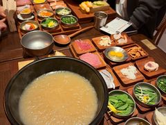 -银米·云南传统过桥米线(双廊黑金冠店)