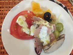 牛肉切片，酸黄瓜，黑橄榄，西红柿-So Lounge索兰至餐厅(蓝色港湾店)