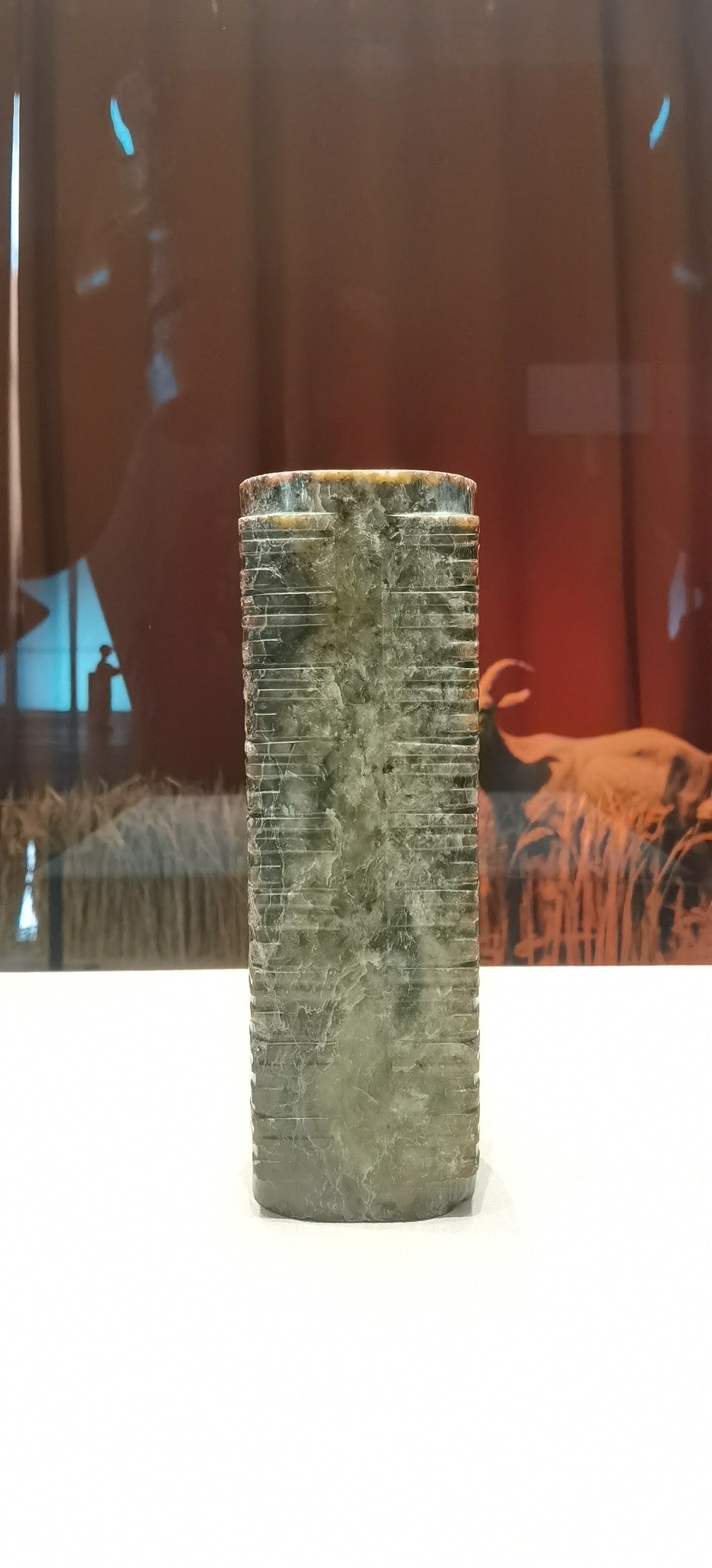 故宫古玉 玉九节人面纹琮