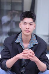 -一家只做男发烫染的店