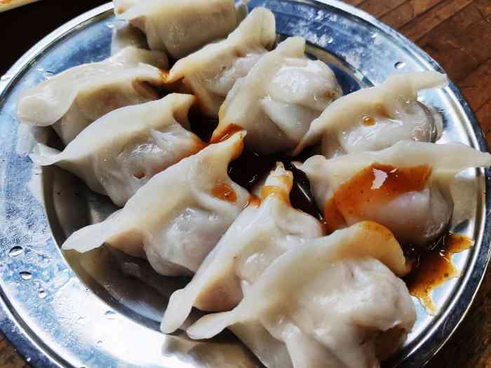 老甘粉饺-"在我们吃粉儿的隔壁.两个店挨着,前面有个.